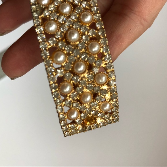 SOLD! Hair Accessory - Pearls & Crystals on Gold - Picture 7 of 7